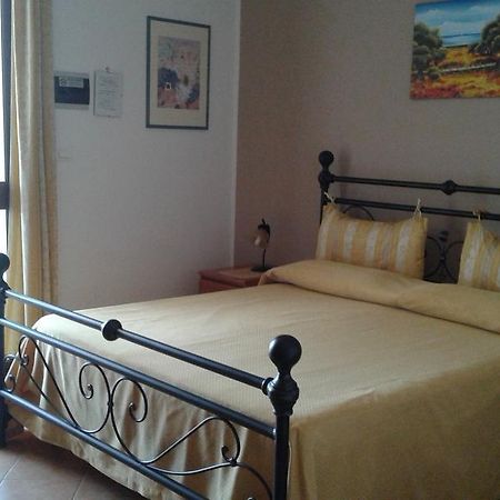 B&B Il Giardino Degli Ulivi Torre Santa Sabina Εξωτερικό φωτογραφία
